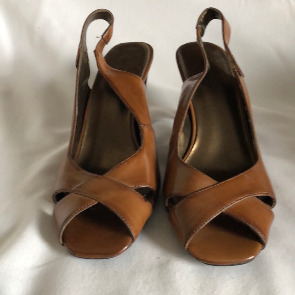Madeline Stuart saddle brown slingback peep toe pumps Size 10M